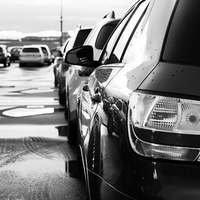 voitures gares parking gare 2 700x700